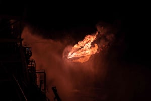 Well-testing-operation-flaring-of-an-oil-and-gas-drilling-rig