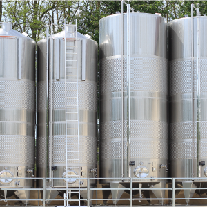 Tank Cleaning Mid-Sized Industrial Tanks