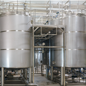 Tank Cleaning Mid-Sized Sanitary Tanks